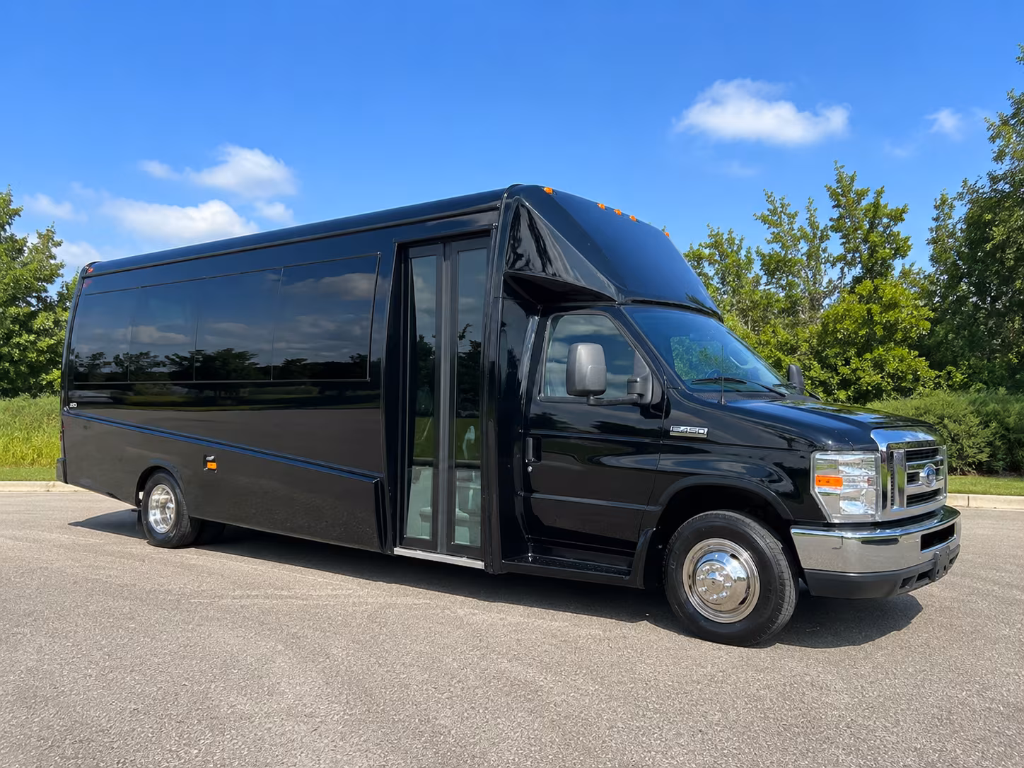 fall river employee charter bus rentals in fall river