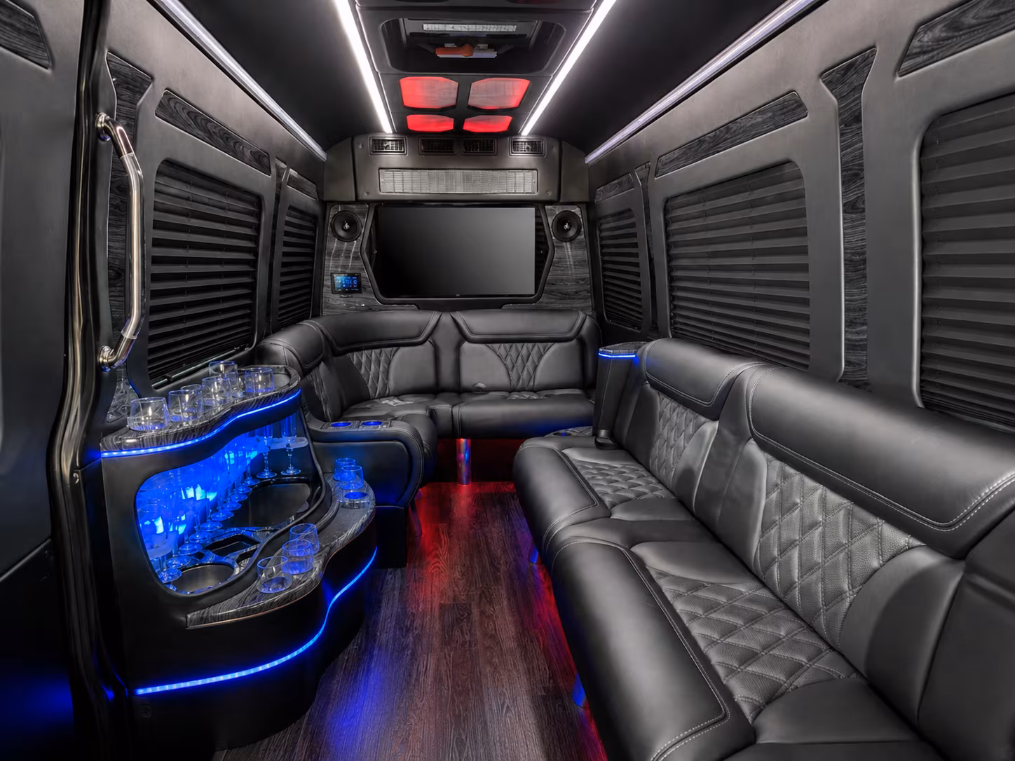 worcester 15 passenger party bus